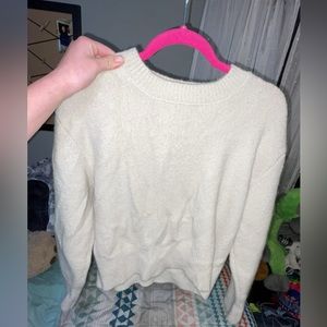 Double zero woman’s sweater size medium